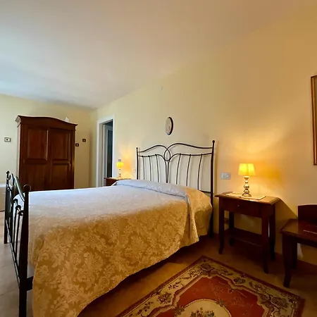 לינה וארוחת בוקר Relief